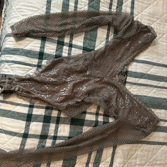 Cute go out clubbing top! Sexy and cool! - Picture 3 of 5